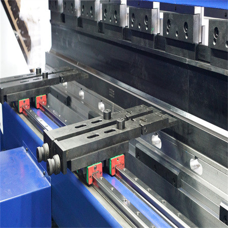 Prensa dobradeira hidráulica automática E200p máquina de dobra de 3+1 eixos com braços de suporte de placa