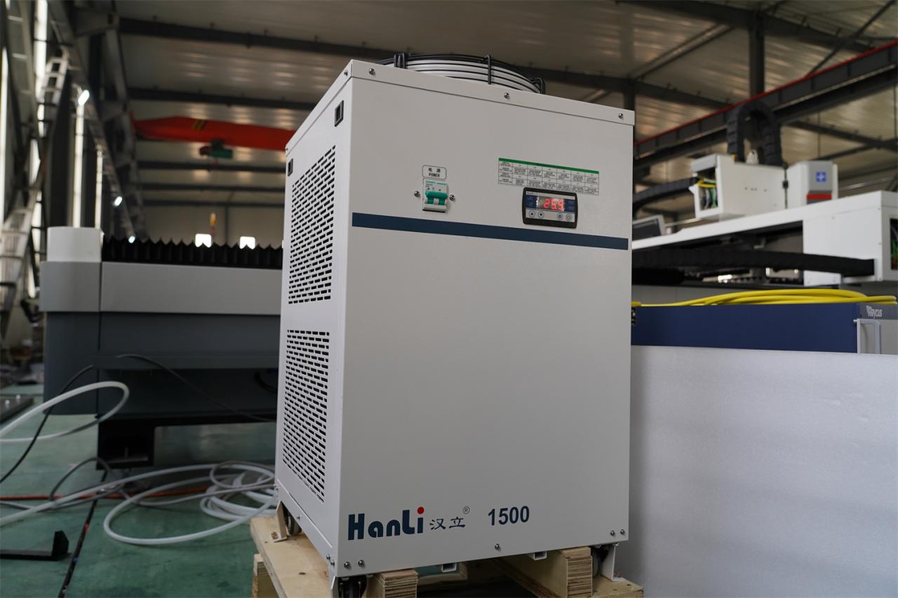 Máquina de corte a laser de fibra CNC de aço inoxidável 3015 4kw 1kw 2kw 3kw