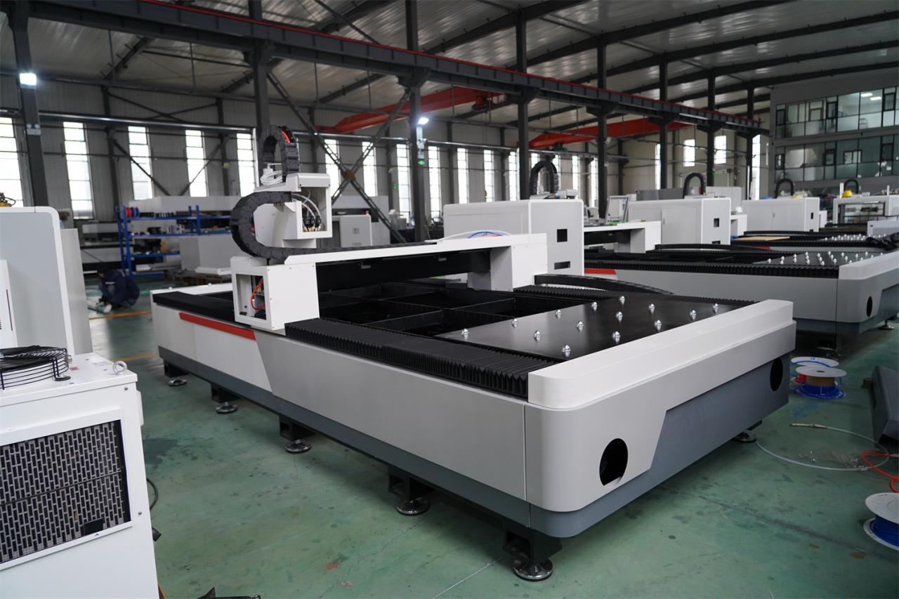 Máquina de corte a laser de fibra CNC de aço inoxidável 3015 4kw 1kw 2kw 3kw