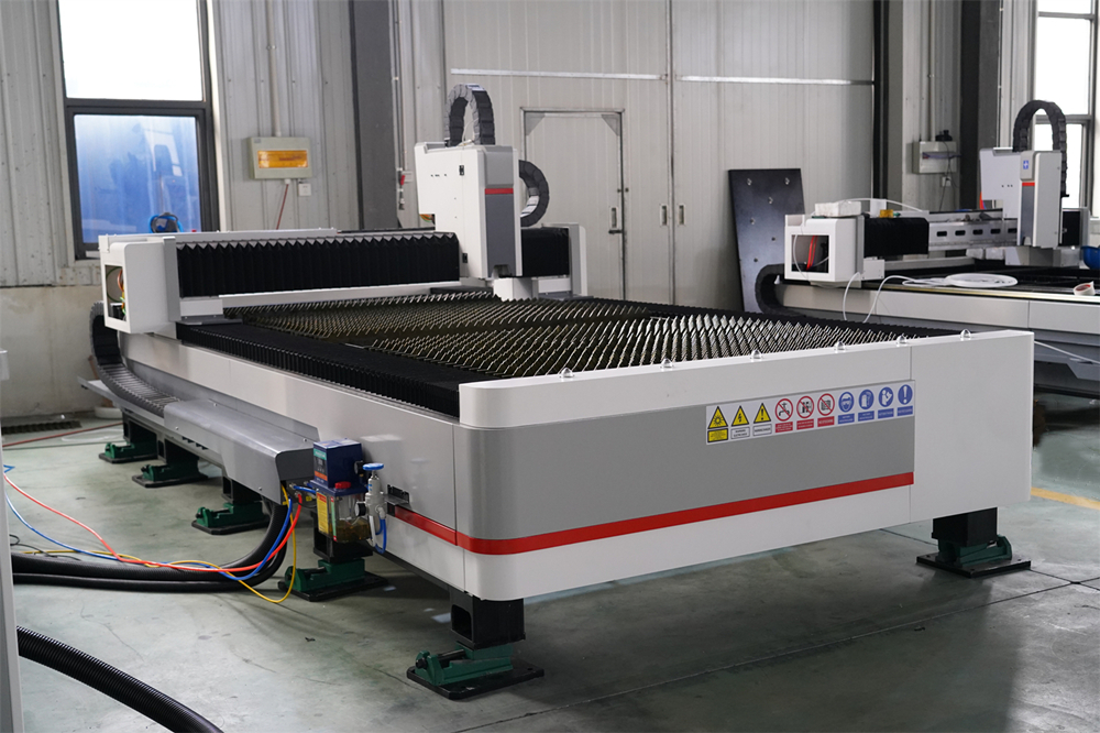 Máquina de corte a laser de fibra CNC de aço inoxidável 3015 4kw 1kw 2kw 3kw