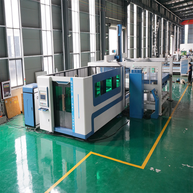 Máquina de corte a laser de fibra de folha de metal de largura média CNC de alta precisão