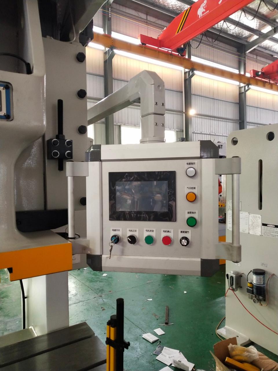 Pneumatic Friction Clutch High Performance Punch Press Machine Prensa puncionadeira de alto desempenho com embreagem de fricção pneumática