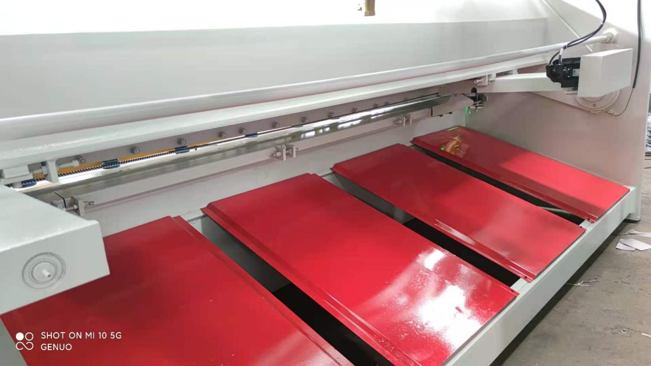 Máquina de cisalhamento hidráulica Qc11k e guilhotina para corte de chapas metálicas